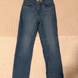 Levi's Women's Straight Leg Blue Jeans